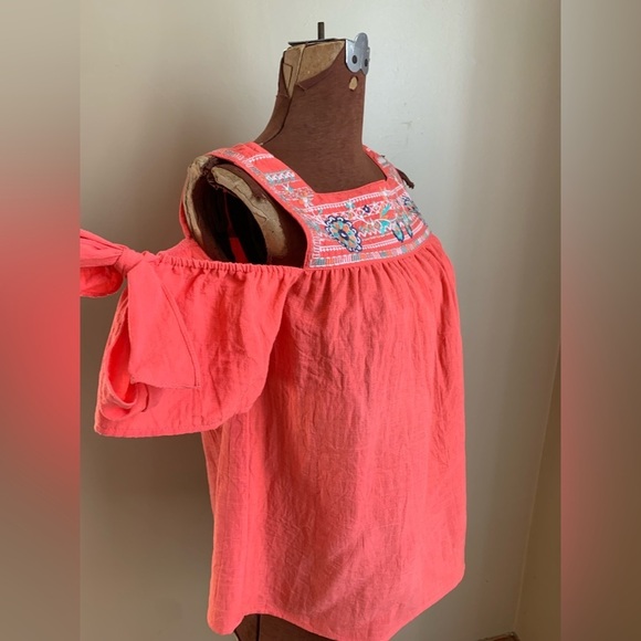 THML blouse, embroidered cut out shirt, peasant boho top - Picture 3 of 8
